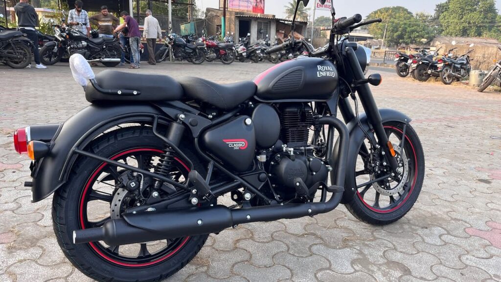 मात्र 55,000 रुपए में खरीदे Bullet 350 Bike, मिलेगा दमदार माइलेज और अट्रैक्टिव लुक के साथ